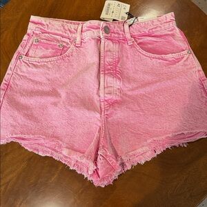 NWT Zara pink distressed high rise jean shorts size 10